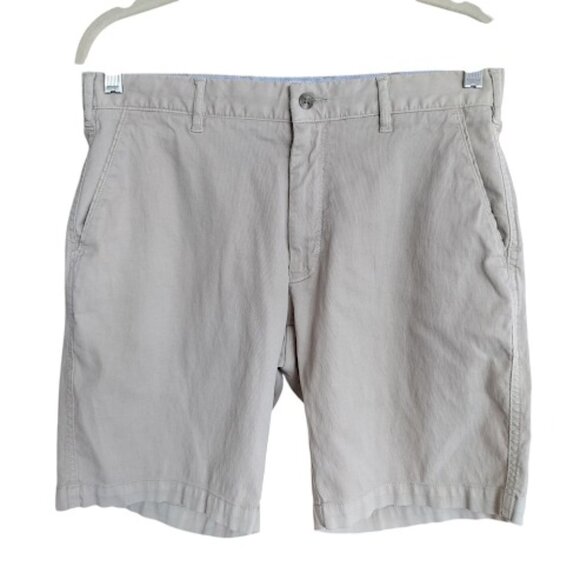 PETER MILLAR Flat Front Khaki Golf Shorts Mens Chinos Casual lightweight 32 - Picture 1 of 10